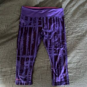 Women’s Under Armour capri length sport athletic running leggings